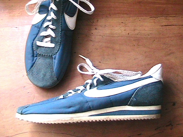 1970s nike sneakers